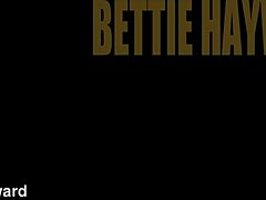 贝蒂·海沃德的成熟性感表演带来了令人满意的高潮